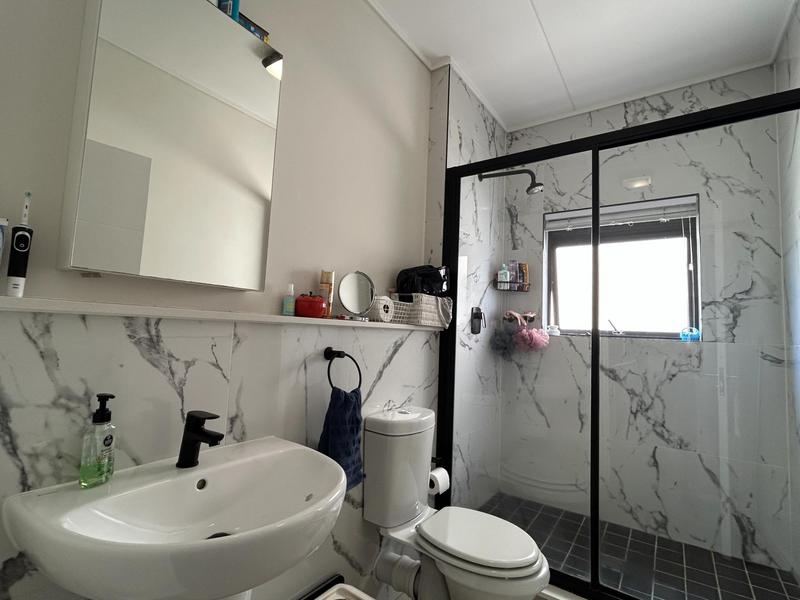 To Let 1 Bedroom Property for Rent in Sandown Western Cape